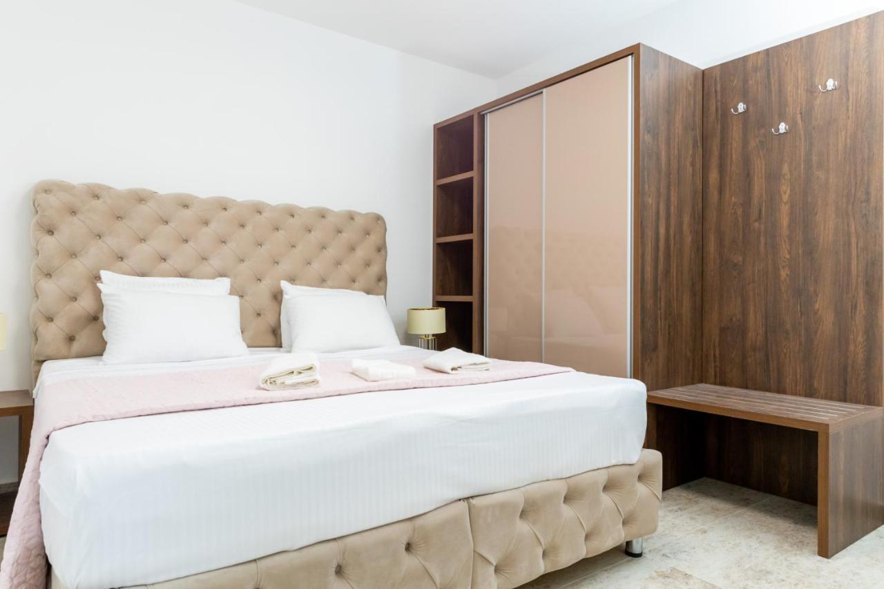 Lira Apartment