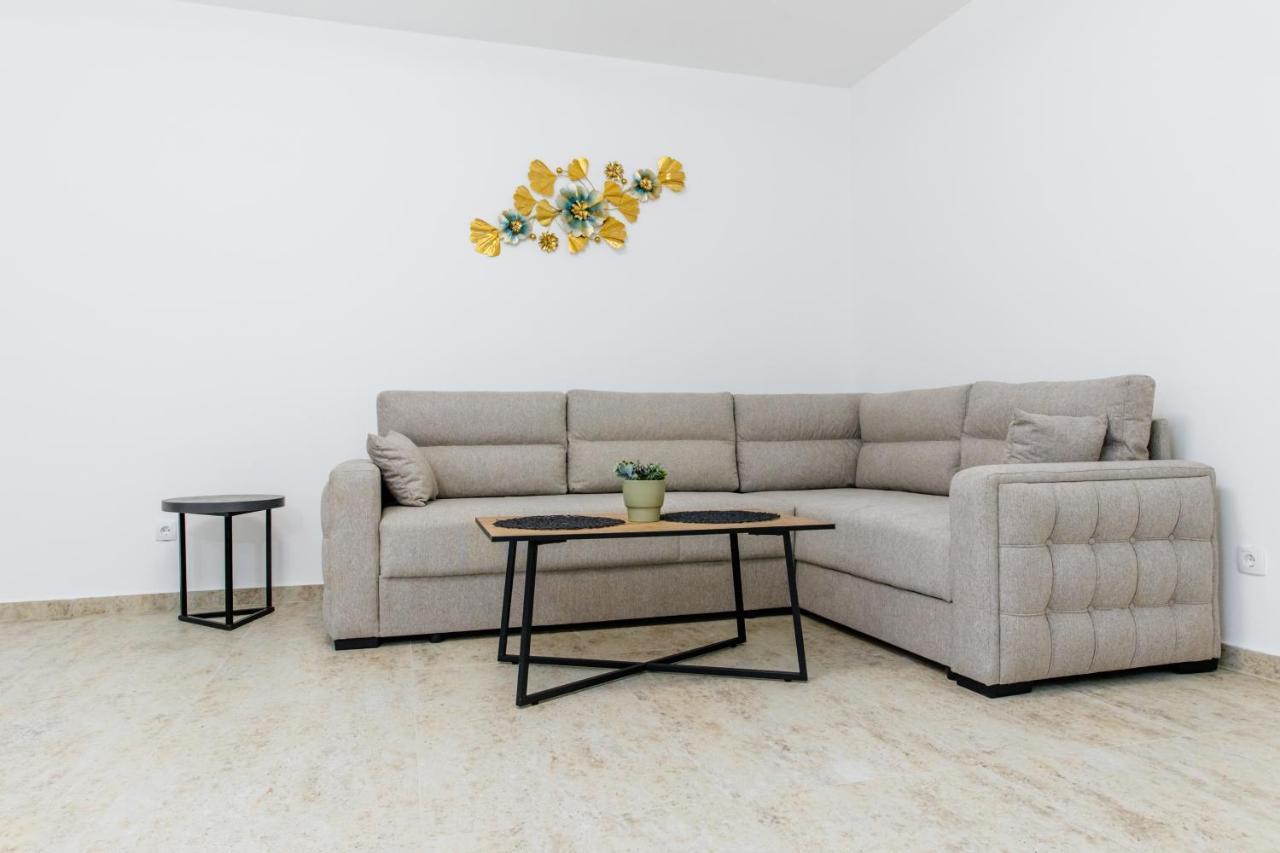 Lira Apartment