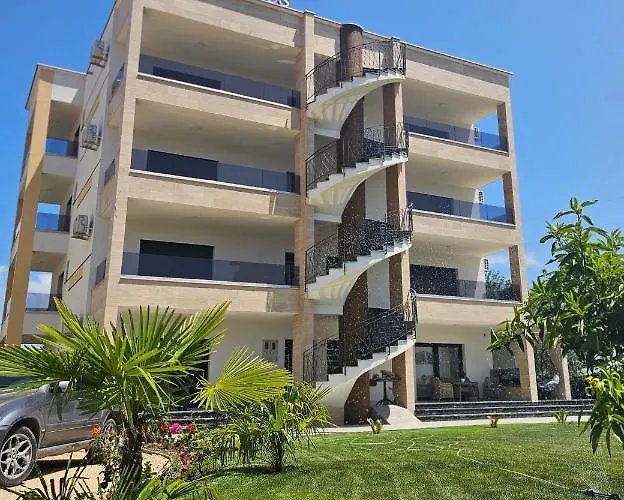 Lira Suites