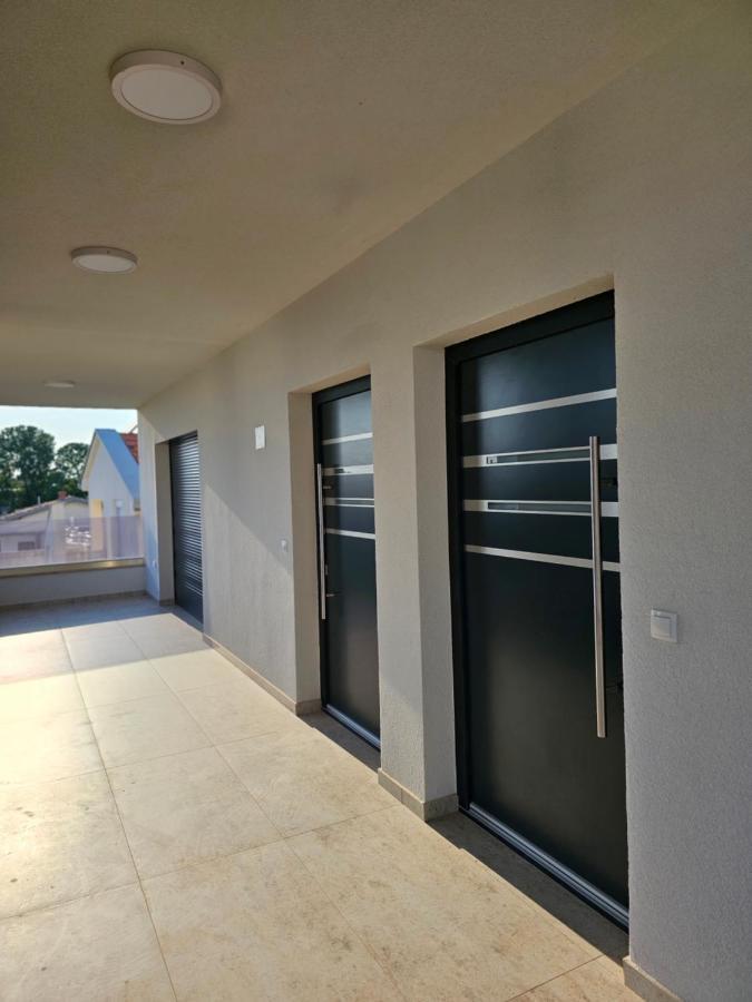 Lira Apartment Donji Stoj